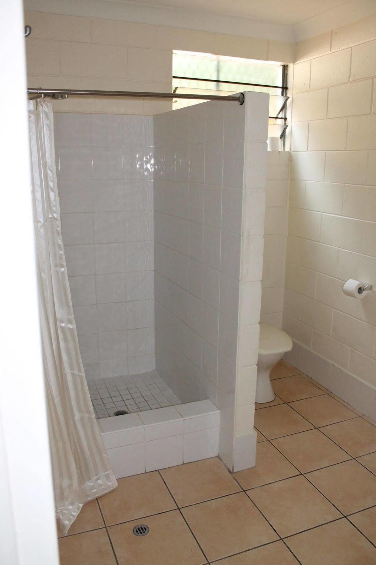 Oasis Inn Apartments Кернс Екстер'єр фото